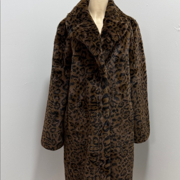 Leopard Print Faux Fur Coat - Picture 3 of 4